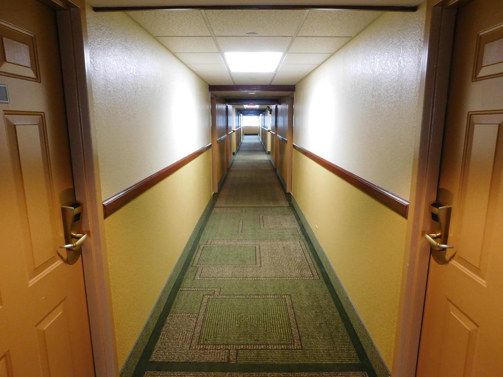 Days Inn & Suites By Wyndham Arlington Heights Extérieur photo