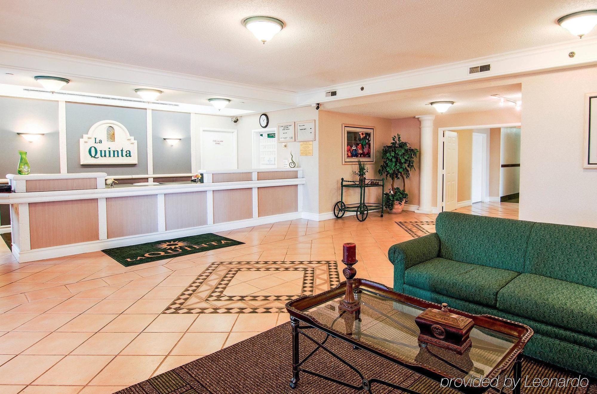 Days Inn & Suites By Wyndham Arlington Heights Extérieur photo