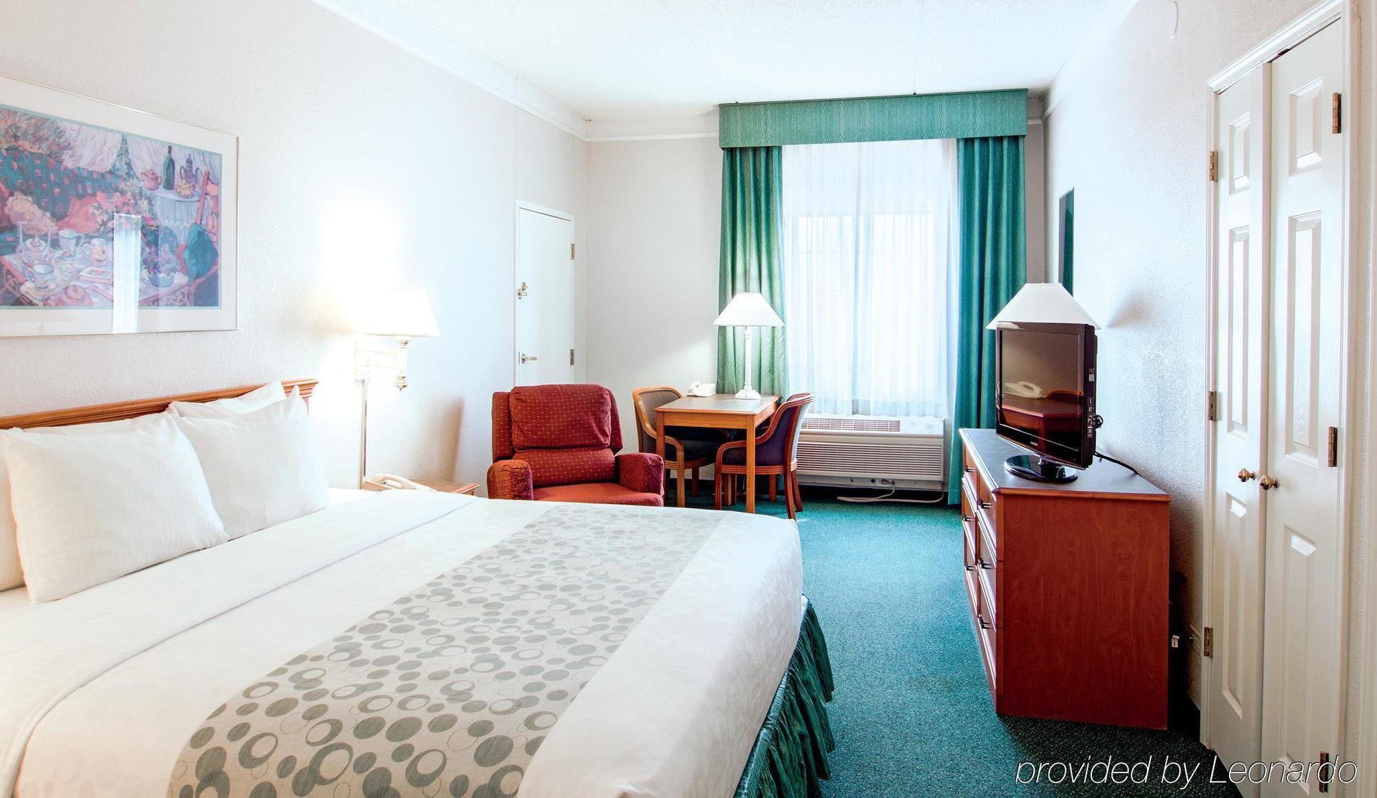 Days Inn & Suites By Wyndham Arlington Heights Extérieur photo