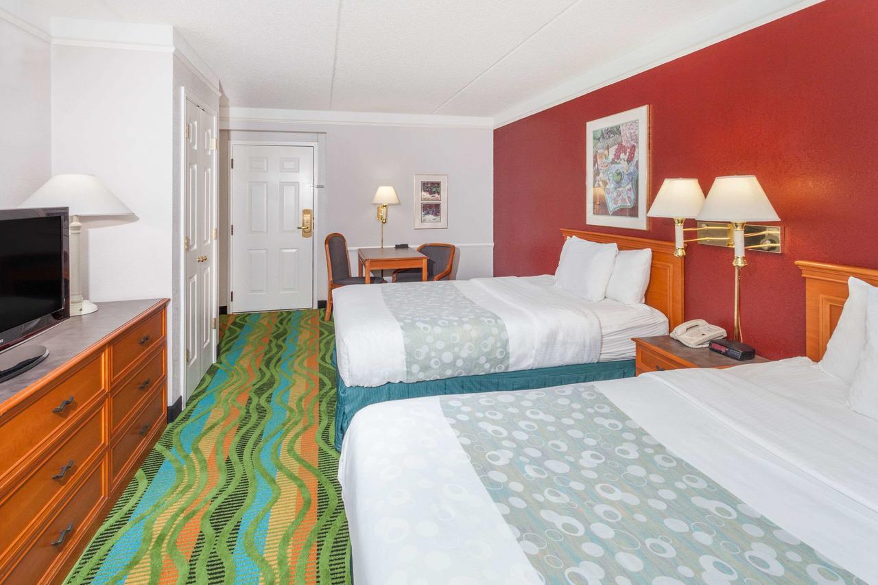 Days Inn & Suites By Wyndham Arlington Heights Extérieur photo