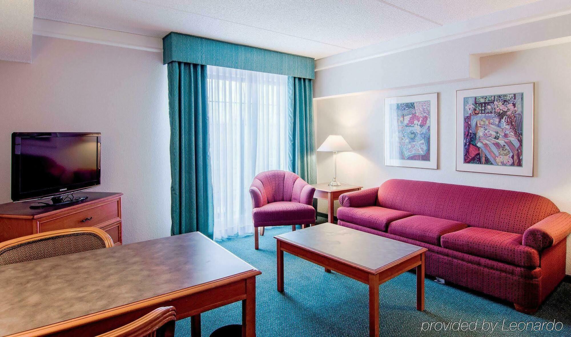 Days Inn & Suites By Wyndham Arlington Heights Extérieur photo